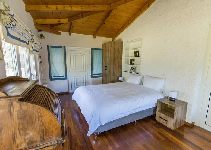 Raise Polydrosos Mountain Stay